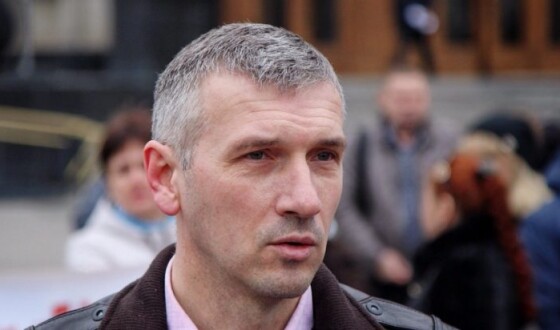 Слідство у спробі вбивства громадського діяча зупинили, бо слідчий не може отримати кулю