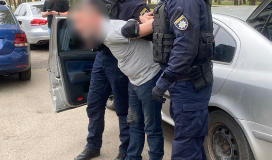 Вимагали гроші з місцевих підприємців &#8211; на Дніпропетровщині поліцейські припинили діяльність злочинного угруповання