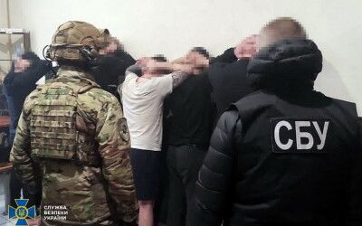 СБУ викрила в’язня Житомирської виправної установи, який видурював гроші у родичів українських військових