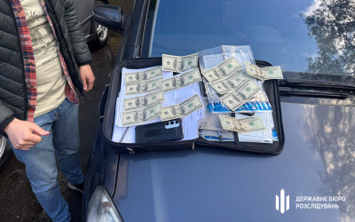 Івано-Франківський високопосадовець торгував інформацією з закритих баз даних