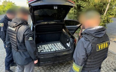 На Закарпатті ділки намагались підкупити прикордонника за 10 тисяч доларів США