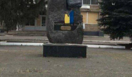 Вовчанськ, люди повикидали російські прапори і чекають ЗСУ, відео