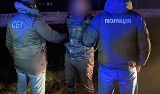 На Житомирщині Нацполіція та СБУ затримали підозрюваних у теракті поблизу ТЦК