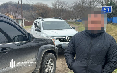 На Буковині поліцейський за гроші переправляв військовозобов’язаних за кордон