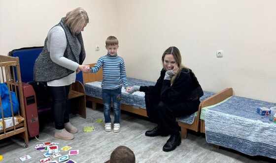 Британський фонд “Legacy of War” дав офіційний реліз про поїздку Анджеліни Джолі в Україну