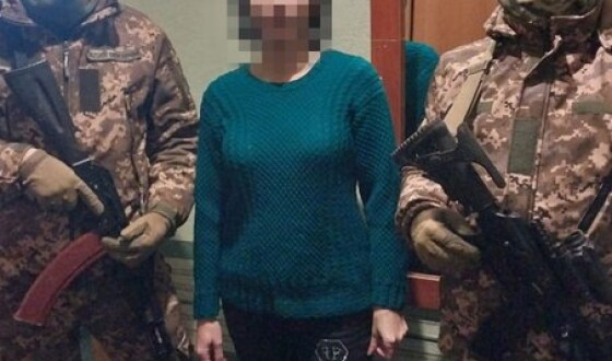 СБУ затримала ворожу інформаторку, яка «наводила» російські ракети по школах та електропідстанціях Донеччини