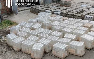 На Рівненщині судитимуть учасників групи, що виготовляла контрафактну горілку у промислових масштабах