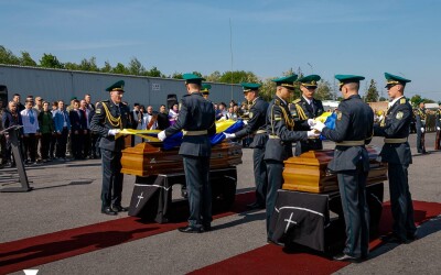 У пункті пропуску «Ужгород» зустріли прах Андрія Мельника