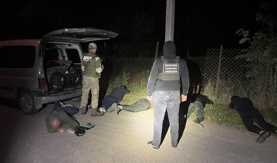 Біля кордону з Угорщиною викрили переправників з ухилянтами
