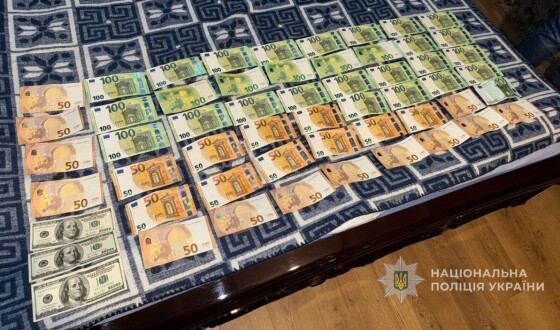 Шахраї торгували фальшивою національною та іноземною валютою