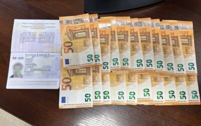 45-річний житель Дніпропетровської області вирішив, що за 1050 євро він підкупить прикордонницю