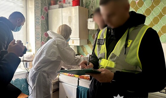 Поліцейські затримали трьох житомирян, які налагодили виготовлення та збут психотропів