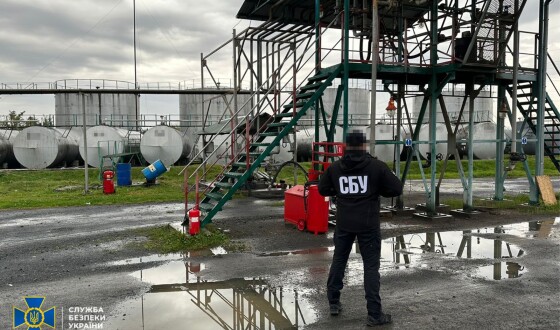 СБУ та БЕБ викрили схему незаконного виробництва і продажу пального, до якої причетний кум Медведчука із Закарпаття