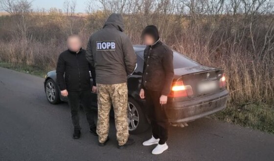 Прикордонники викрили ділків на переправленні осіб через кордон