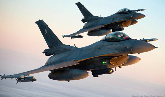 Байден схвалив навчання українців на F-16