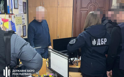 На Вінниччині ДБР повідомило про підозру чиновнику ДСНС, який закупив спецзасоби за завищеними цінами