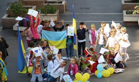 Маленькі українці Італії написали листи воякам у зону АТО