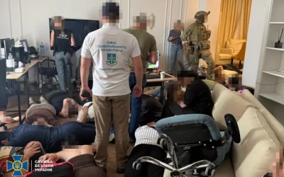 СБУ та Нацполіція викрили у Києві організовану мережу криптошахраїв, які щомісяця викрадали у людей до 1 млн доларів США