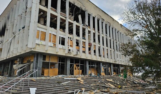 У Національній бібліотеці імені Ярослава Мудрого презентуватимуть фотоекспозицію «Бібліотеки Херсонщини: злочини Росії проти культури України»