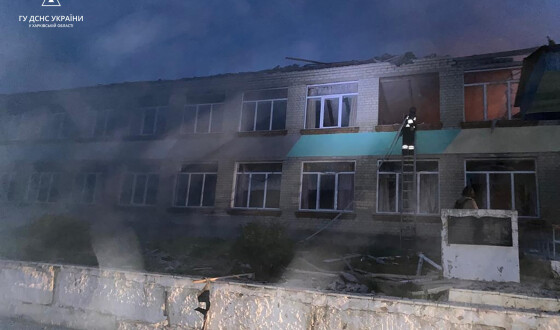 Минулої доби російські окупанти атакували на Харківщині приватні будинки, гаражі, школу та Будинок культури