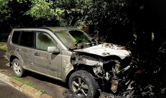 Поліція затримала рівнянина, який палив авто військовслужбовців