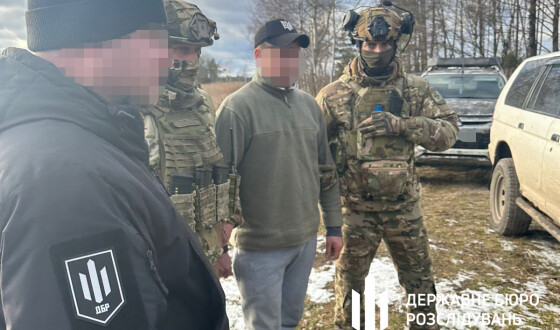 Перед судом постане правоохоронець з Рівненщини, який спільно зі спільником вивозив військовозобов&#8217;язаних до білорусі
