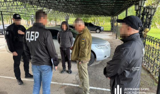 На Харківщині ДБР затримало керівництво колонії за знущання над засудженими