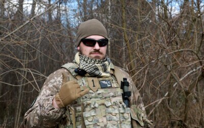 Штаб-сержант Рарог: «Якщо готові рубати москаля, ласкаво просимо в наш колектив!»