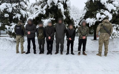 Схема на 45 тисяч євро: прикордонники затримали групу осіб під час спроби незаконного перетину кордону з Румунією