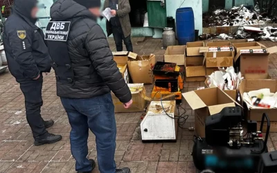 У Харкові оперативники ДВБ Нацполіції заблокували нелегальне виробництво тютюнового фальсифікату
