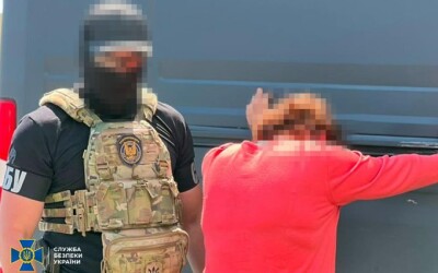 СБУ затримала інформаторку рашистів, яка наводила російські «КАБи» на оборонців Херсона за 10 км від передової