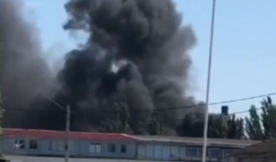 Бердянськ: горять склади, а пожежники бояться їхати, відео, фото