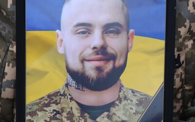 Сьогодні сумська громада попрощалася із захисниками України Денисом Філем та Сергієм Лазаренком