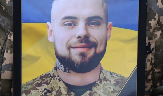 Сьогодні сумська громада попрощалася із захисниками України Денисом Філем та Сергієм Лазаренком