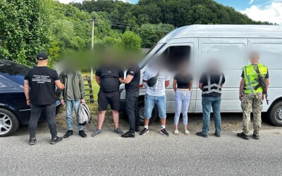 Сімейний бізнес: подружжя закарпатців доставляли в прикордоння порушників хлібним фургоном
