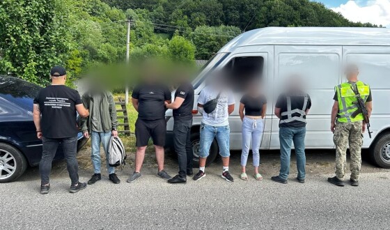 Сімейний бізнес: подружжя закарпатців доставляли в прикордоння порушників хлібним фургоном