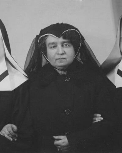 Наталена Королева – письменниця, перекладачка, лексикограф, мистецтвознавець, археолог, єгиптолог, художниця, акторка (60 років тому)