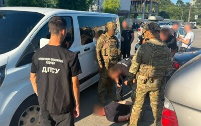 Оперативні співробітники Чернівецького прикордонного загону зупинили схему незаконного переправлення