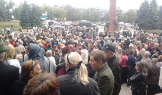 В Антрациті відбувся голодний мітинг, який окупанти пообіцяли наступного разу розстріляти