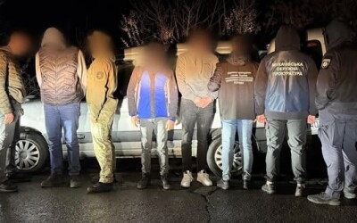 Правоохоронці викрили злочинне угруповання, яке займалося переправленням осіб через кордон