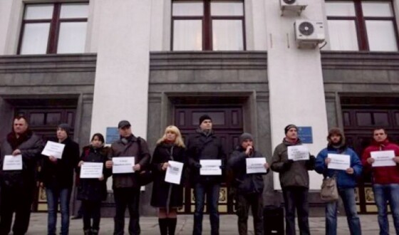 Журналісти Криму й Луганська вже постали проти драконівських законів