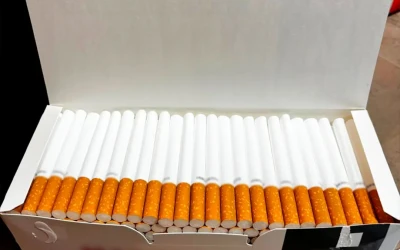 «Сімейний підряд» на тютюні: Нацполіція викрила нелегальне виробництво безакцизних цигарок на Харківщині