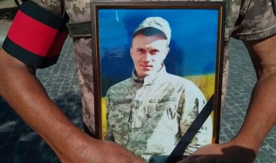 Сьогодні сумська громада попрощалась із Захисником Андрієм Ребенком