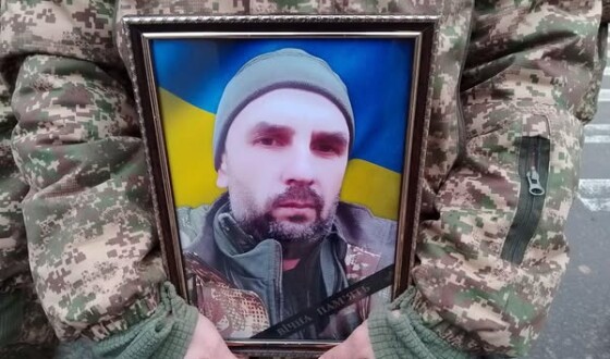 Сьогодні сумська громада попрощалась із Захисником Сергієм Ніколаєнком