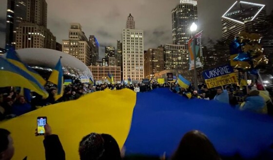 У Чикаґо тисячі людей вийшли на підтримку України: фото