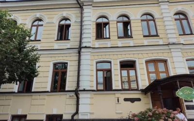 росія пошкодила Будинок Консисторії на території Національного заповідника «Софія Київська» під час атаки на Київ