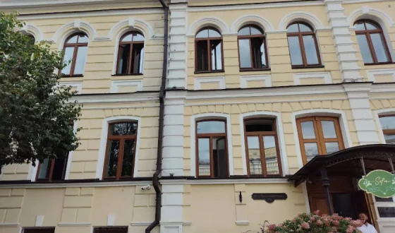 росія пошкодила Будинок Консисторії на території Національного заповідника «Софія Київська» під час атаки на Київ