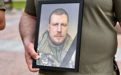 На Рівненщині вчора, 17 червня, провели в останню земну дорогу Героїв  Івана Лисенка, Артура Теребійчука та Анатолія Хвалька