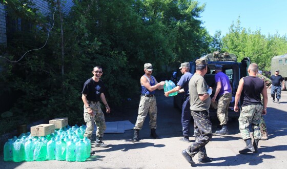 Харківські волонтери об&#8217;їхали більше 50 блокпостів під час поїздки у зону АТО