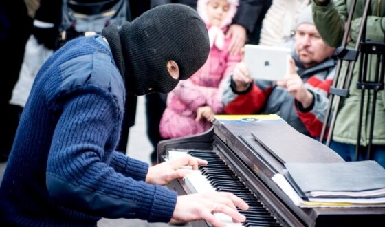 Piano Extremist повторить свій концерт на Банковій з 2013 року